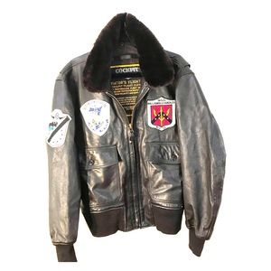 Aviator’s Flight Kit - U.S. Bomber Jacket -Cockpit